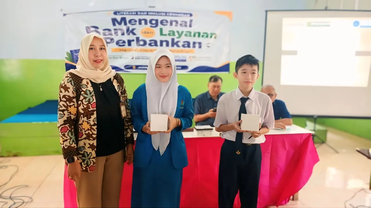 Generasi Cerdas Finansial: Siswa Pelita Raya Jambi Mengenal Perbankan Bersama BPR Kencana Mandiri